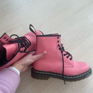 COPY - PINK DR MARTINS LACE UPS!